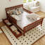 Lit plateforme en bois avec garde-corps des deux côtés de style minimaliste avec deux tiroirs de rangement et une tête de lit-1033805986-1033805996