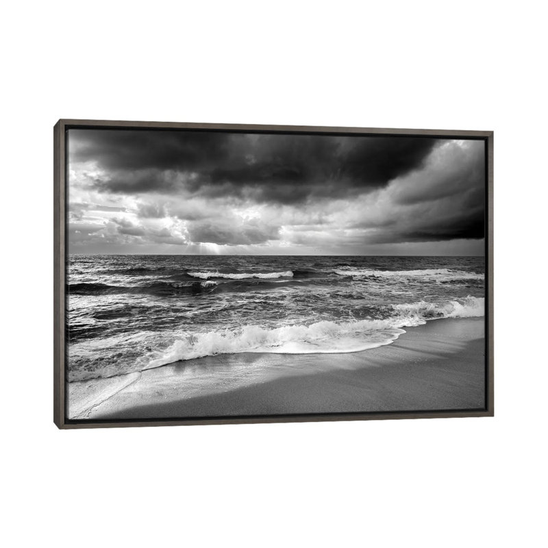 Stormy Waves Noir - reproduction d'art murale encadrée, H 18 po x l 26 po, Reproduction encadrée sans passe-partout, Gris