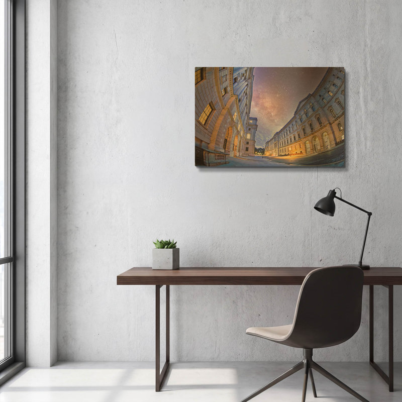 «Illuminated Whitehall» par Mark A Paulda, art mural en métal doré, 36 po x 24 po, 36"x24"