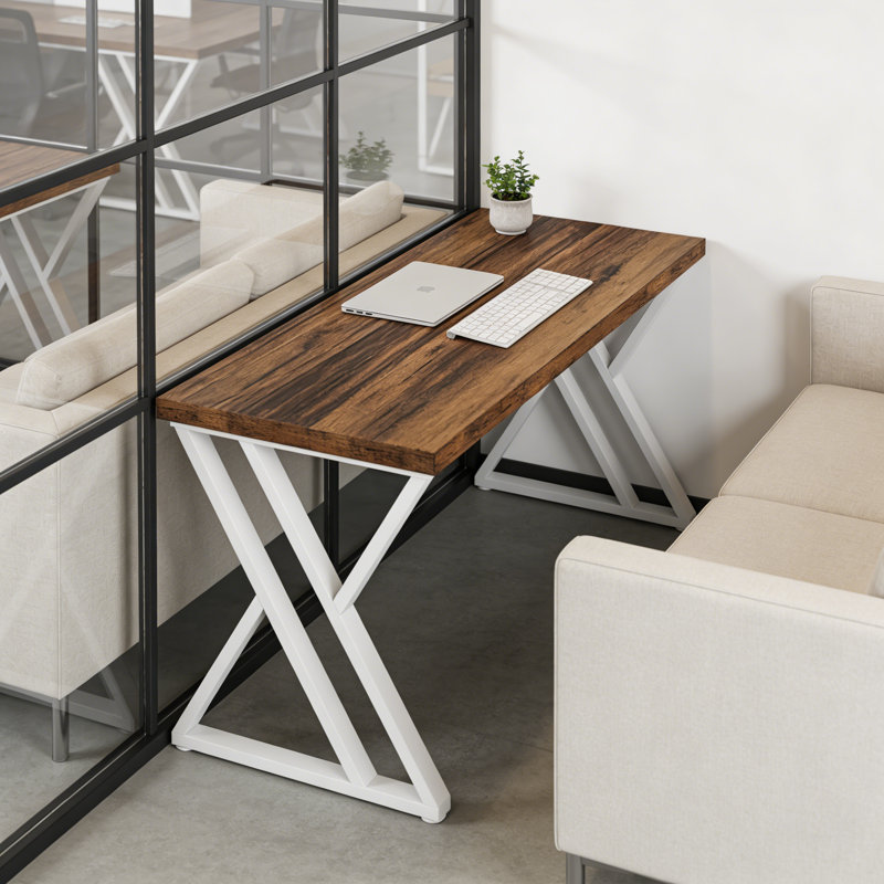 Bureau d'ordinateur rectangulaire avec plateau en bois brun et base en métal blanc pour bureau à domicile