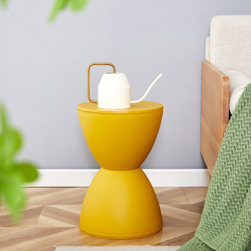 Table de bout Stoltenberg, Jaune, H 17,7 po x L 11,8 po x l 11,8 po