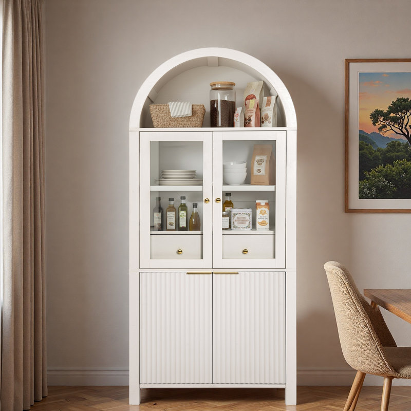 Grand garde-manger arqué cannelé avec tablettes réglables, rangement élégant avec tiroir caché et porte vitrée pour la cuisine et les espaces de vie
