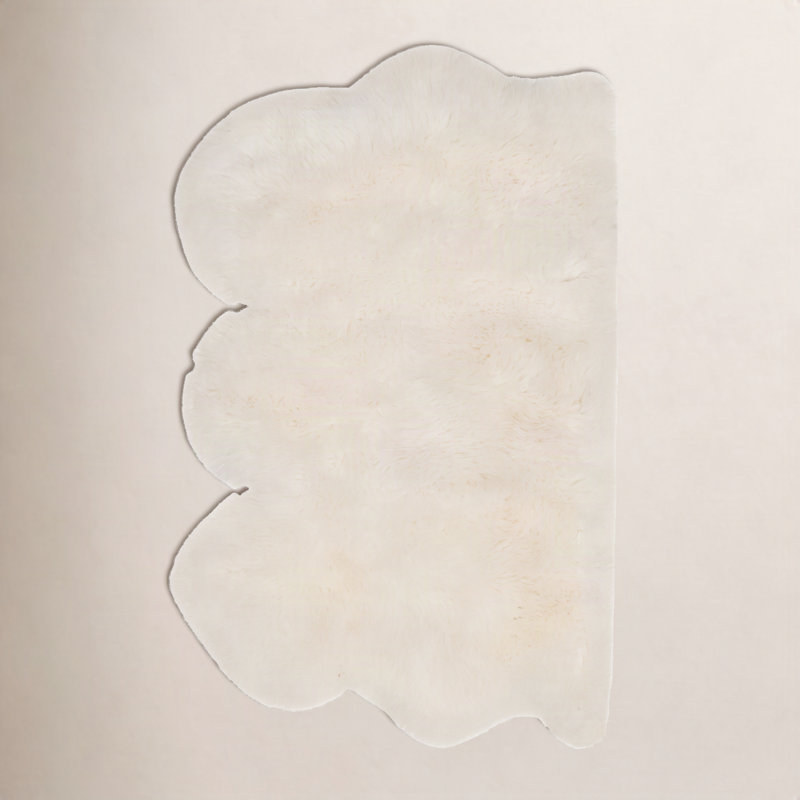 Mera Handmade Sheepskin White Area Rug, Rectangle 3' x 5'