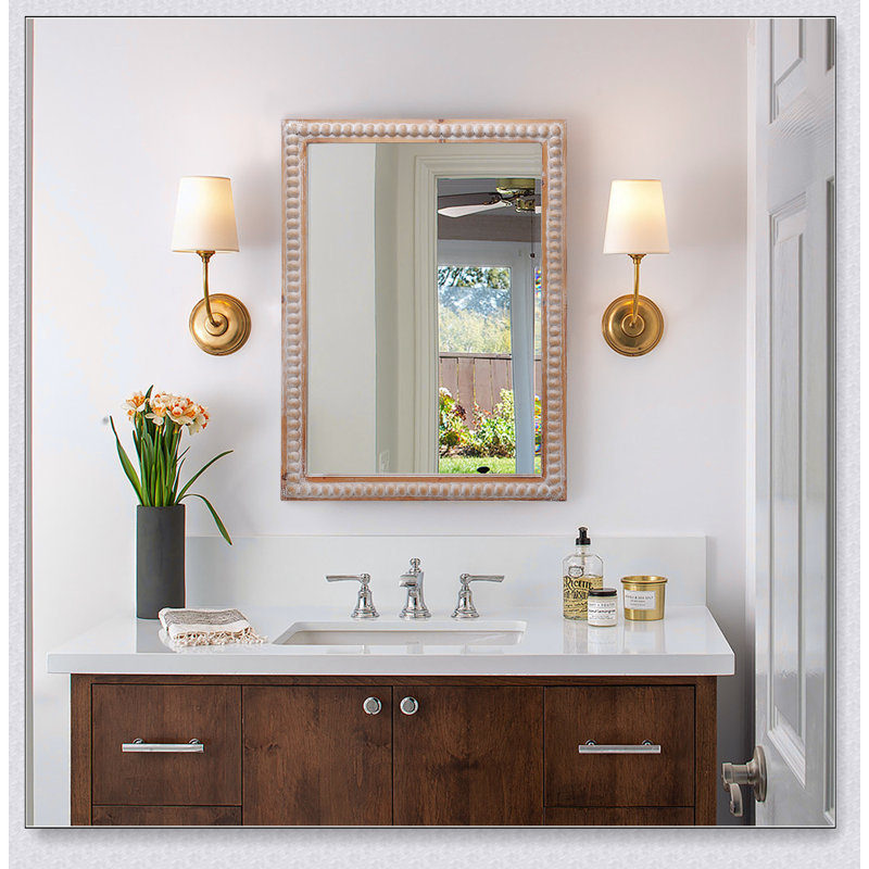 Miroir de salle de bain 22 po x 30 po avec cadre en perles pour un montage polyvalent et un décor élégant
