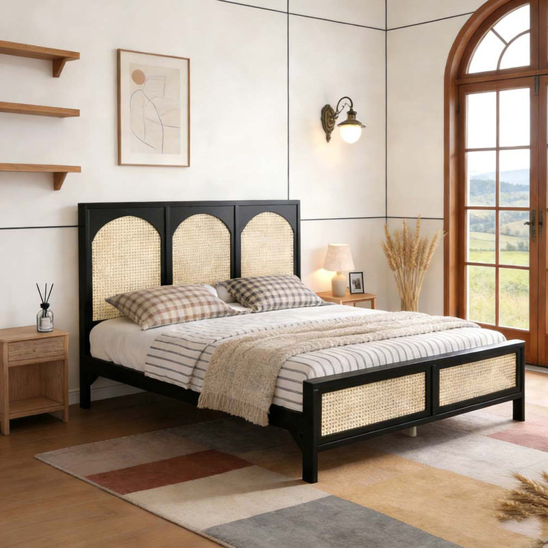 Grand lit plateforme en bois avec tête et pied de lit en rotin, Noir, Grand lit