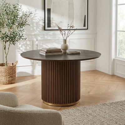47.25-Inch Round Pedestal Dining Table with Sturdy Base and Warm Walnut Finish for Casual Dining Spaces