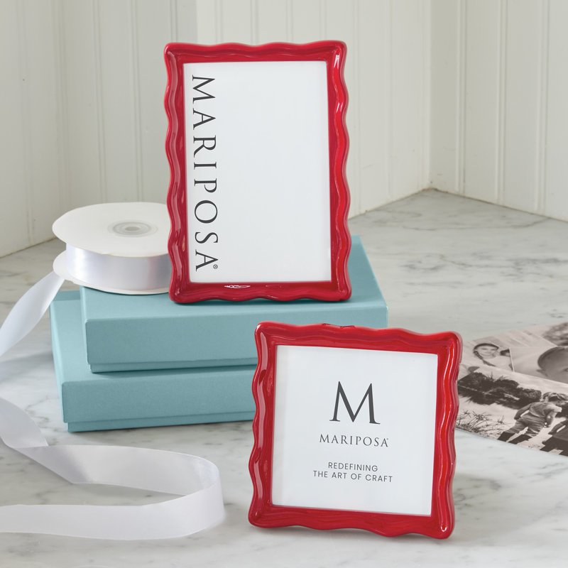 Wavy Picture Frame, Red, 4" x 6"
