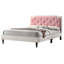 Charmant lit pour des espaces confortables