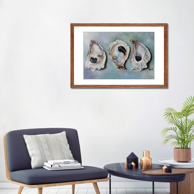 «Bay Oyster Shells» par Kristine Kainer, reproduction, Papier dans un cadre photo, H 16 po x l 24 po, Bois classique