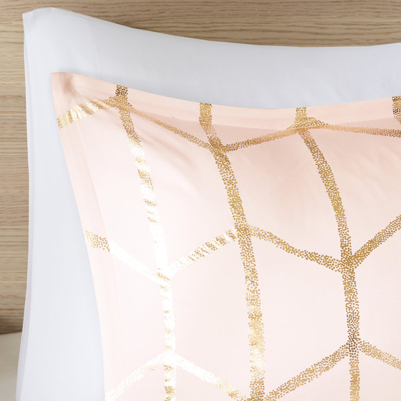 Édredon très grand rosé avec détails métalliques et taie décorative avec coussins décoratifs géométriques, Rosé / doré