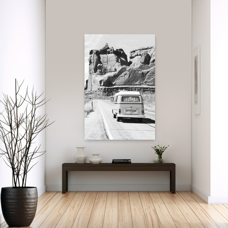 Road Trip BW, art mural contemporain, H 60 po x l 40 po, Black/Gray