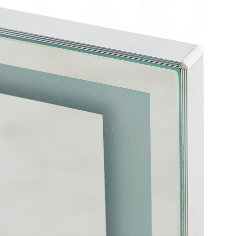 Miroir sur pied élégant avec reflet du corps entier et design élégant