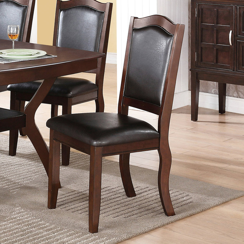 2 chaises de salle à manger rembourrées en similicuir brun. Cadre en bois. Capacité de poids de 250 lb. Convient à une cuisine formelle, décontractée et surélevée. Chaises à dossier plein de conception solide et chaleureuse (2 unités). Idéal pour