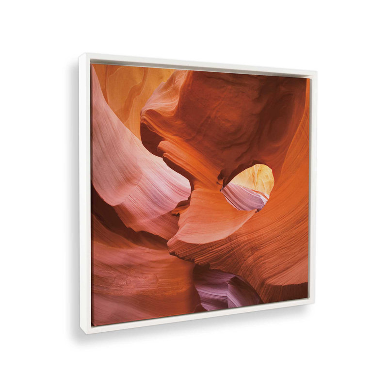 Sculpted by Time v1, impression, Cadre flottant blanc opaque, H 24,75 po x l 24,75 po x P 1,75 po