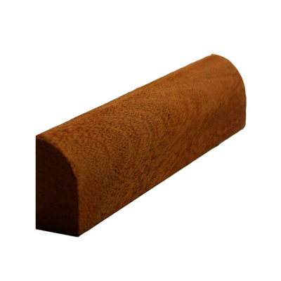 Plinthe de 3/4 po de hauteur x 1/2 po. Sans finition