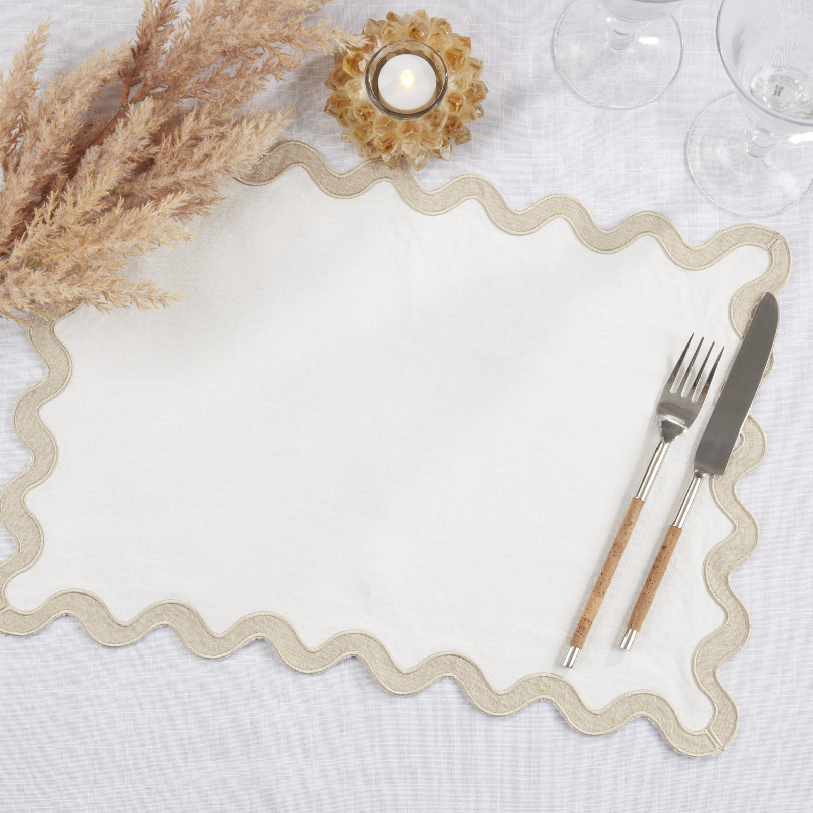 100% Linen Scalloped Placemat, Tan