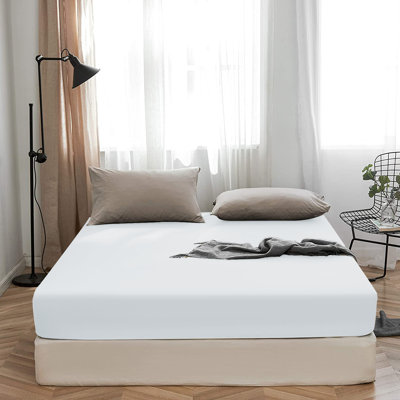 Super Soft 200 Thread Count Microfiber Brushed Fitted Bed Sheet
