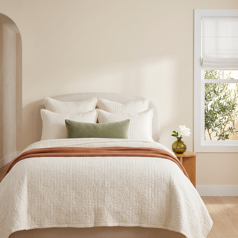 Maverick Ivory Standard Cotton Quilt, Queen Quilt