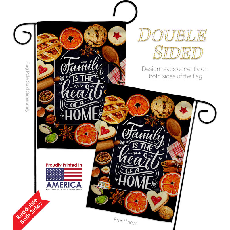 Drapeau de jardin en polyester 19 po x 13 po Family Is Heart