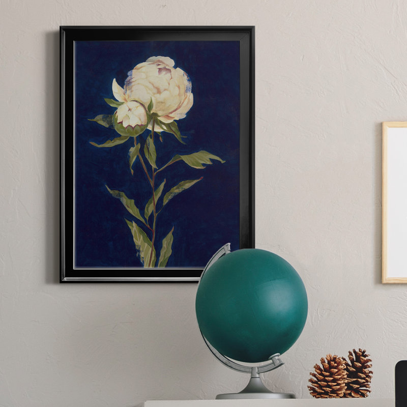 «Pretty As A Peony II», reproduction sur toile encadrée, H 30,5 po x l 22,5 po x P 1,5 po, Noir