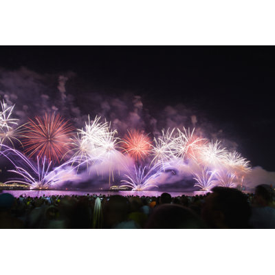 «Fireworks at Copacabana» par Dislentev - photographie sur toile tendue