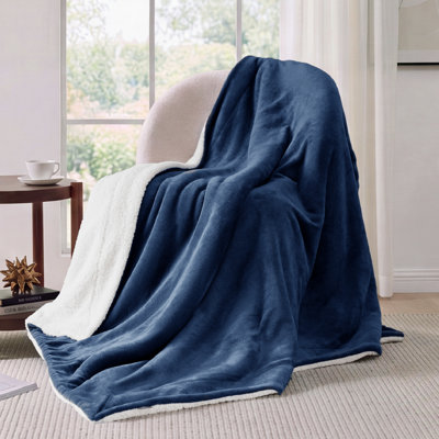Bedsure GentleSoft™ Sherpa Throw Blanket – Thick All-Season Warm Bed Blanket – Navy Blue– Ideal Gift for College Students