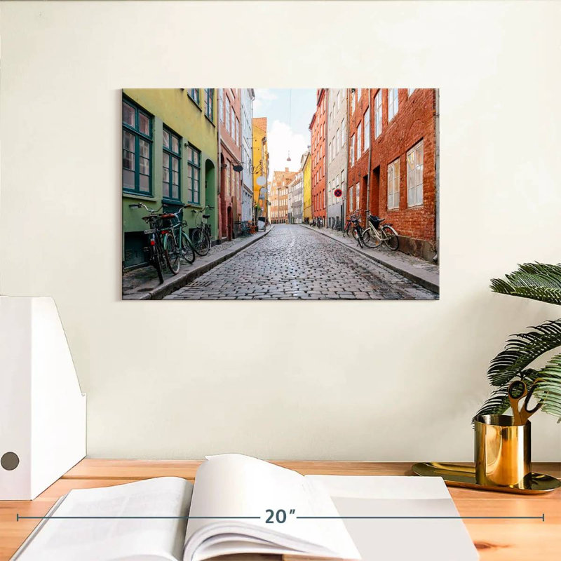 Rue pavée à Copenhague, H 8 po x l 12 po
