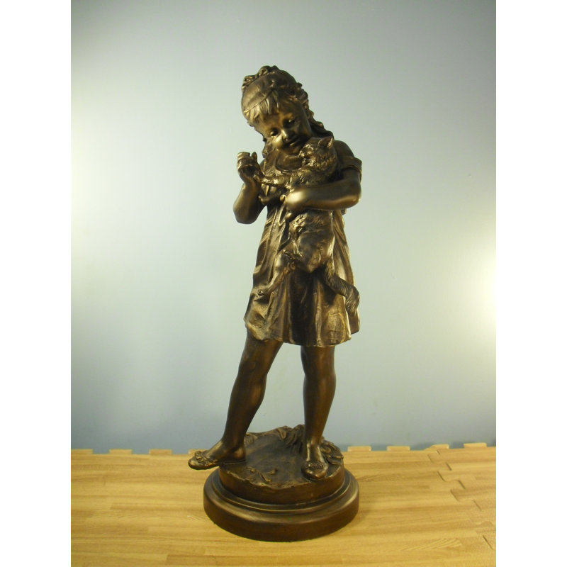 Figurines & Sculptures