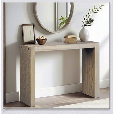 Console moderne en bois massif avec une couleur riche et une finition brossée fine, parfaite pour le salon ou l'entrée