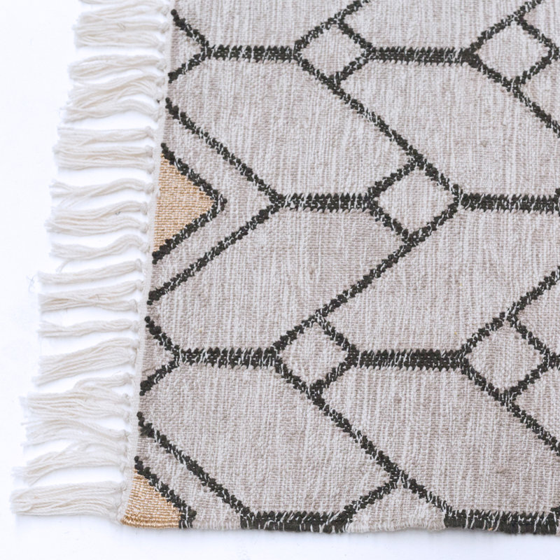 Ashes Geometric Area Rug in Gray/Beige, Runner 2'7" x 6'6"
