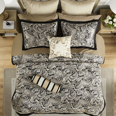 Édredon grand noir avec draps en coton 12 pièces. Comprend un édredon, des taies décoratives, des oreillers, une jupe de lit et un charmant motif cachemire. Facile à nettoyer, grand lit. Comprend un motif cachemire élégant et décoratif. Sans effort
