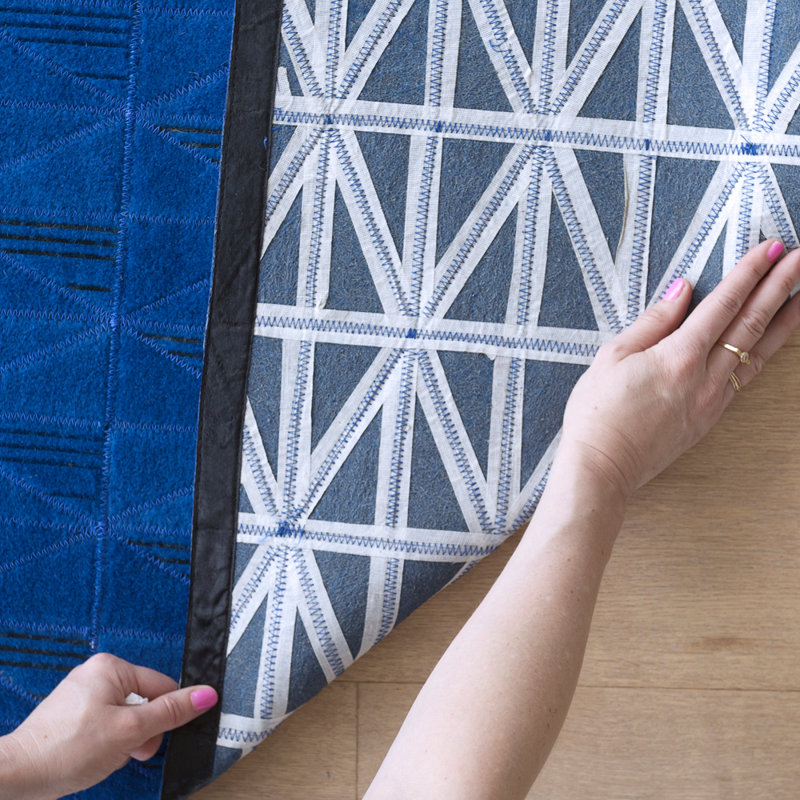 Fragment Geometric Area Rug in Blue, Round 4'11"