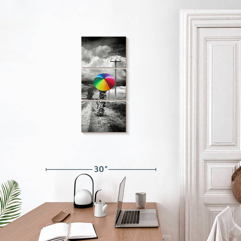 Femme au parapluie, H 27 po x l 12 po