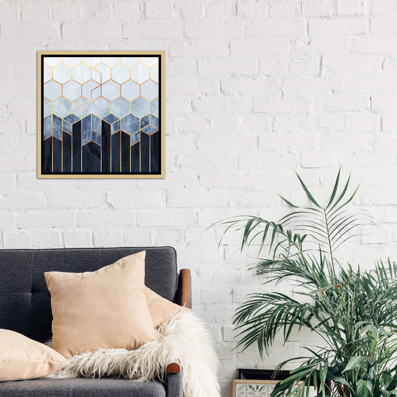 « doux blue hexagones » par elisabeth fredriksson-print, Toile encadrée d'or, H 26 po x l 26 po x P 1,5 po