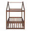 Structure de lit en bois avec clôture-962204997-962204996
