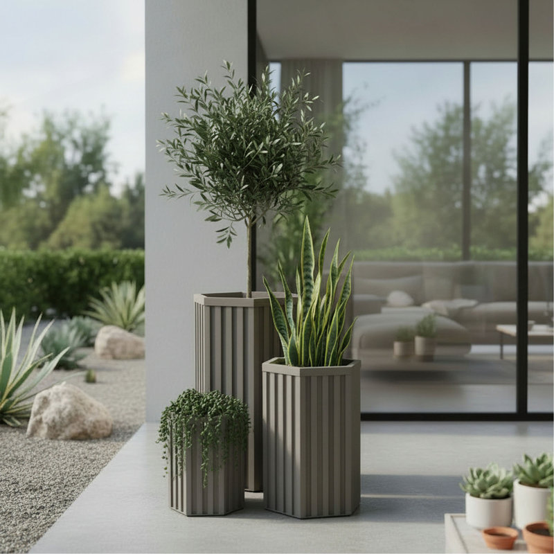 Hexagon Column Planter SM, Gris, H 22,25 po x l 13,5 po x P 11,75 po
