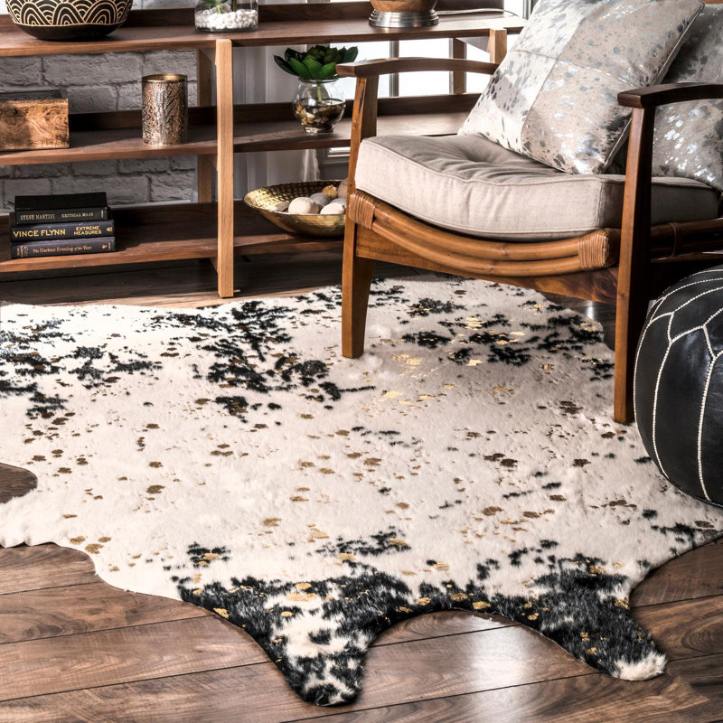 Chehalis Animal Print Area Rug, Novelty 152 x 201cm