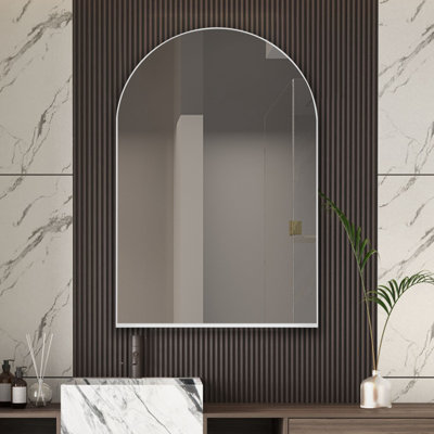 Miroir mural de salle de bain arqué en métal avec rangement et tablettes réglables