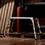 Plateforme de travail en aluminium Banc de travail pliant pour grand escabeau 40 po de largeur, pieds télescopiques de 22 po à 27,5 po de hauteur