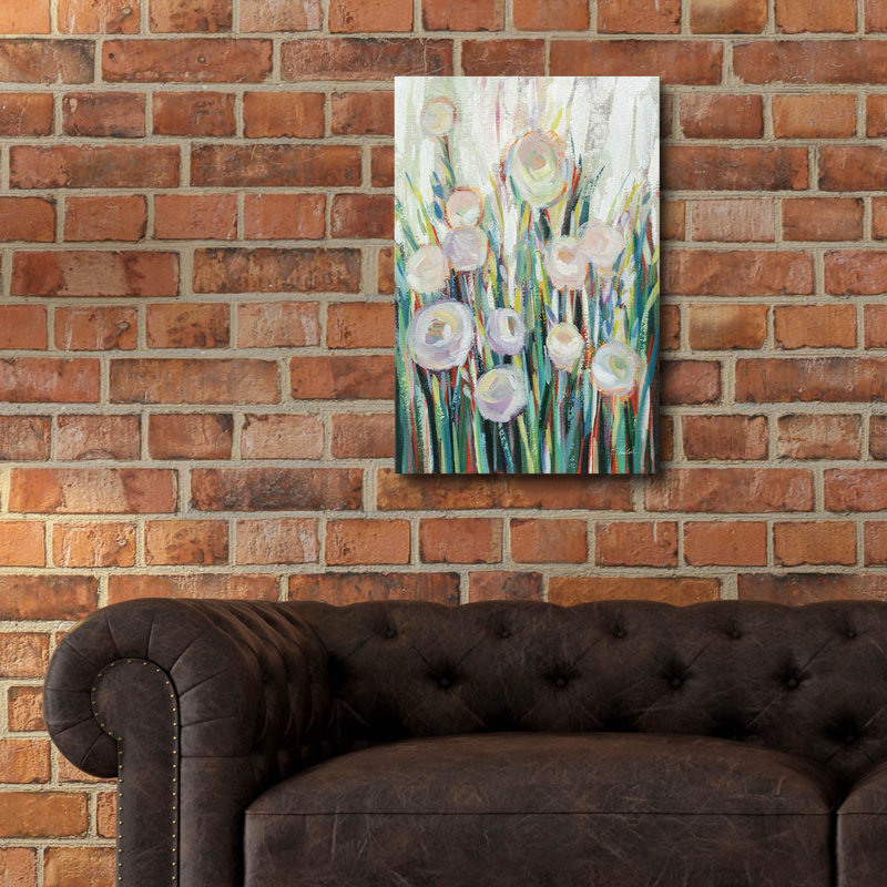 «Sprinkled White Flowers 2» par Silvia Vassileva, art mural en verre acrylique, H 24 po x l 16 po x P 0,2 po