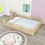 Lit plateforme au sol avec garde-corps-128781480-128781472