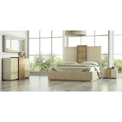 Burcott Solid Wood Standard 4 Piece Bedroom Set by Everly Quinn