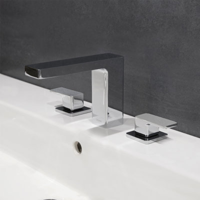 Eleganza Widespread Bathroom Faucet with Drain Assembly
