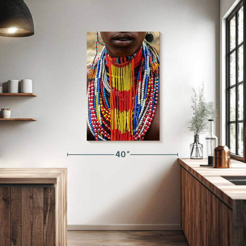 Femme Leisha Arbore Tribe, H 39 po x l 26 po
