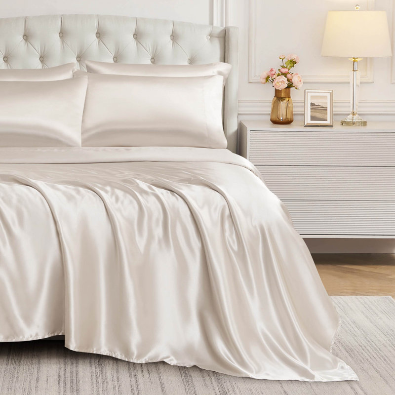 BCBG Satin Sheet Sets with Extra Pillowcases, Lit simple, Beige clair de lune