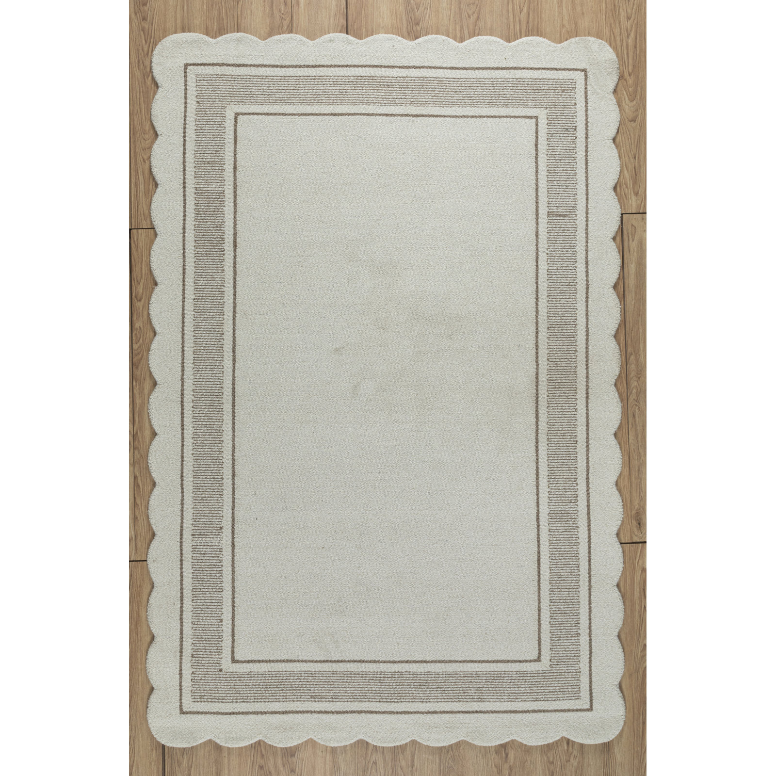 Waverley Hand-Tufted Wool Rug, Ivory, Scalloped 5'6" x 8'6"