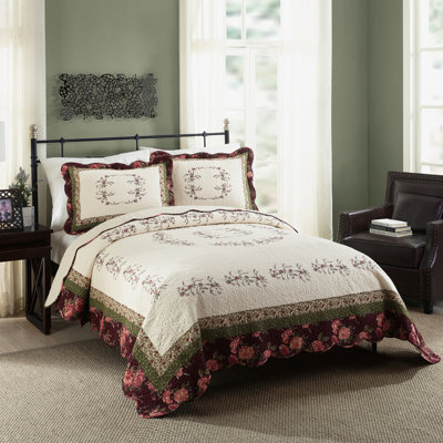 Brooke Floral Embroidered Scalloped Quilt Set