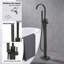 Robinet de baignoire autoportant à poignée simple classique avec douche à main-111704765