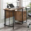 Bureau avec rangement organisé