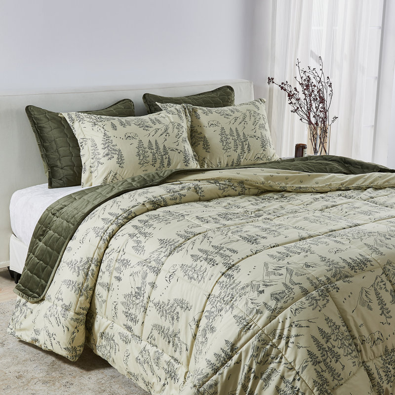 Holiday Printed Down-Alternative Comforter Set with Shams, Queen Comforter + 2 Standard Shams, Bear Mountain
